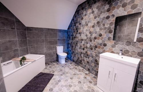 Canton Apartamento | SPACIOUS & MODERN 3-BED & High Ceiling