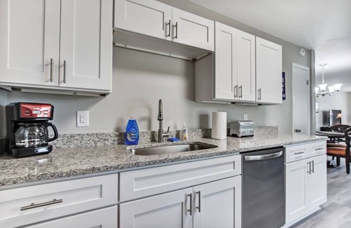 Jacksonville Casa | Spacious & Modern 3 Bedrm Home Across from NAS Jax