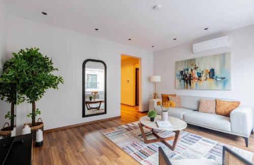 Sisli Apartamento | Spacious Modern 4-bed2bath Central Oasis! #370