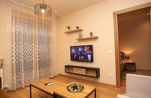 Zlatibor Apartamento | Spacious modern apartment overlooking the hills and Gold Gondola station