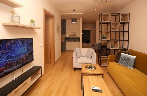 Zlatibor Apartamento | Spacious modern apartment overlooking the hills and Gold Gondola station