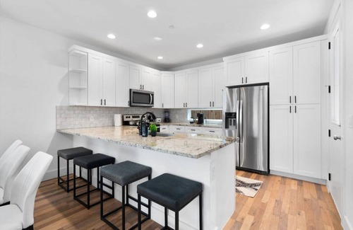 University Hills and Windsor Park Casa | Mins to Downtown/Formula 1/ACL