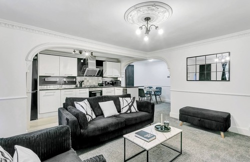 Southsea Apartamento | Spacious Modern Beachfront Apartment with Parking