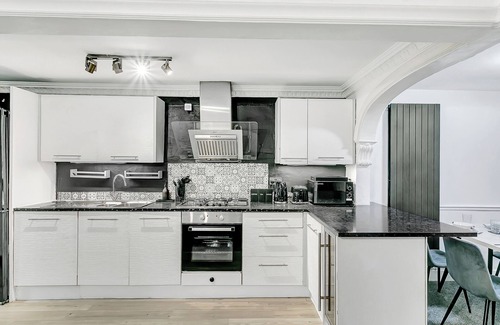 Southsea Apartamento | Spacious Modern Beachfront Apartment with Parking