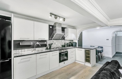 Southsea Apartamento | Spacious Modern Beachfront Apartment with Parking