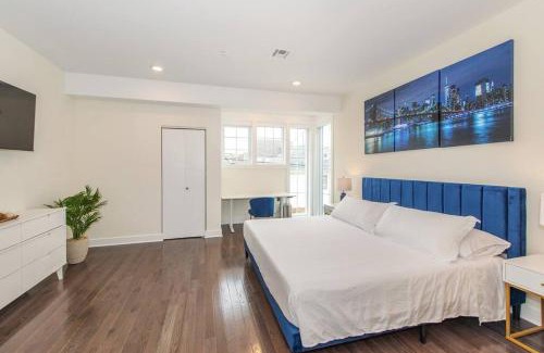 North Bergen Apartamento | Spacious Modern Condo NYC at Fingertips