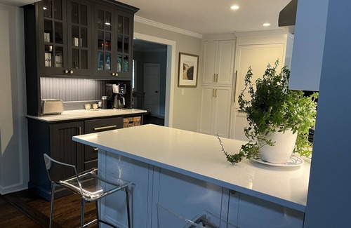 Norwalk Otro | Spacious, modern country farmhouse.