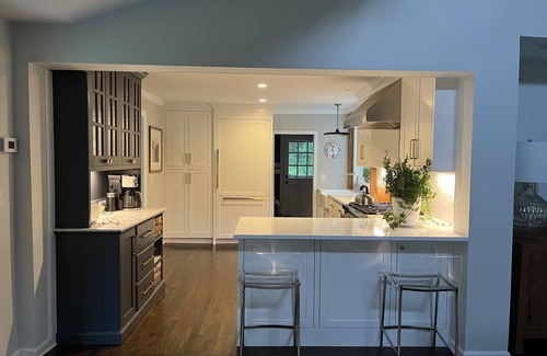 Norwalk Otro | Spacious, modern country farmhouse.