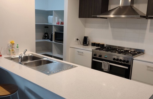 St Leonards Casa | Spacious modern dog & family friendly home, close to the beach