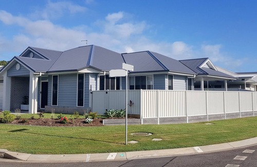 Redland Bay Casa | Spacious modern family home in fantastic area
