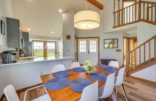 Tannersville Casa | Spacious Modern Home ~ 1 Mi to Camelback Mountain!