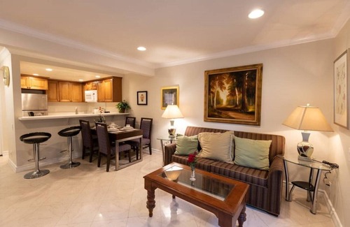 Hermosa Village Casa | V-HOME: HERMOSA CASA DE PUEBLO A PASEO A DISNEYLAND