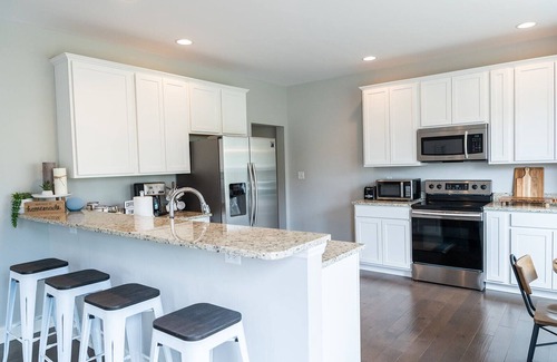 Ashley Oaks Casa | Spacious & Modern Home only 50 mls from Smoky Mtns