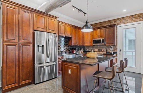 San Marcos Casa | Spacious modern home , close to rivers , Austin, San Antonio & Wineries