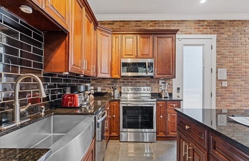 San Marcos Casa | Spacious modern home , close to rivers , Austin, San Antonio & Wineries