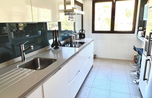 Bahia de Casares Apartamento | Espacioso moderno ático, vistas espectaculares de Málaga, Gibraltar y Marruecos