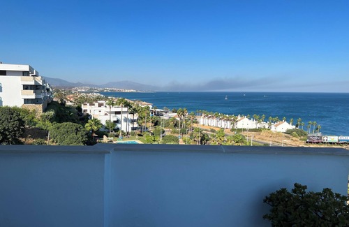 Bahia de Casares Apartamento | Espacioso moderno ático, vistas espectaculares de Málaga, Gibraltar y Marruecos
