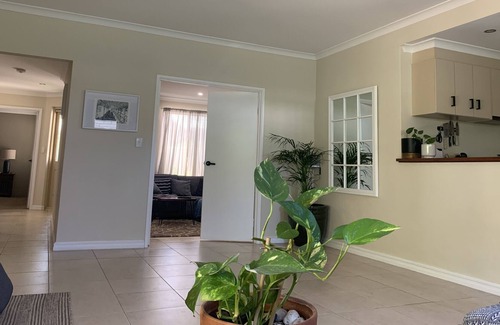 Morley Casa | Spacious, Modern & Private 3x2, A/C, 15 Mins to City, Airport & Beach