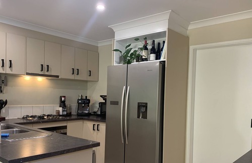 Morley Casa | Spacious, Modern & Private 3x2, A/C, 15 Mins to City, Airport & Beach