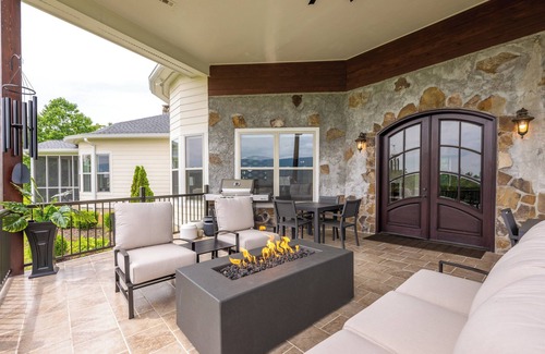 Dunlap Casa | Spacious Mountain Home: King Beds, Hiking, Large Kitchen, Arcade, Peaceful