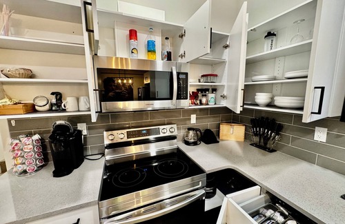 Hinton Casa | Spacious Mountain Retreat Near Jasper - Family-Friendly with Stunning Views