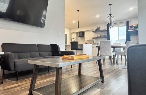 Hinton Casa | Spacious Mountain Retreat Near Jasper - Family-Friendly with Stunning Views