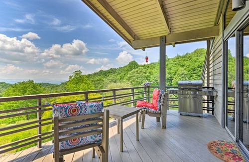 Independence Casa | SPACIOUS Mountain Home on 250 Acres of outdoor fun! W/ Hot tub and Barrel Sauna