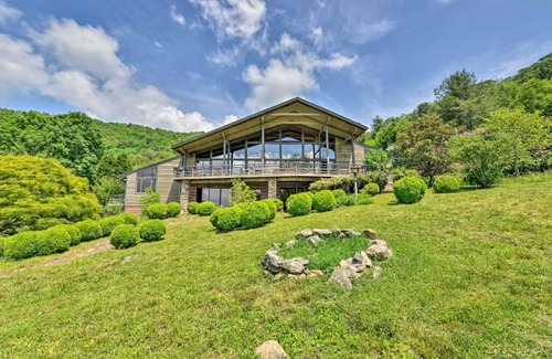 Independence Casa | SPACIOUS Mountain Home on 250 Acres of outdoor fun! W/ Hot tub and Barrel Sauna