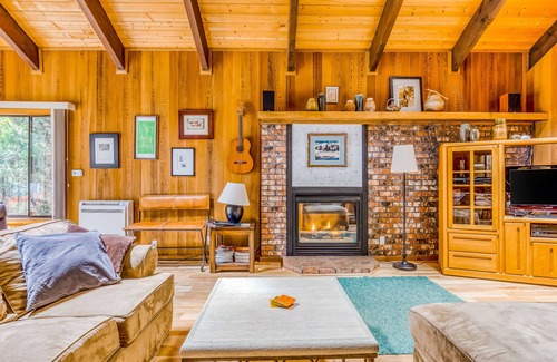 Mount Hood Village Cabina | Amplio Mt. casa de campo campana con bañera privada patio trasero caliente y piscina comunitaria y sauna!