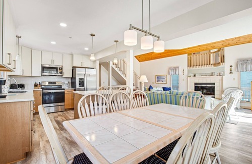 Caine Woods Casa | Spacious Multi-Level Home w/Decks, Central AC, Washer/Dryer, Free WiFi, & More