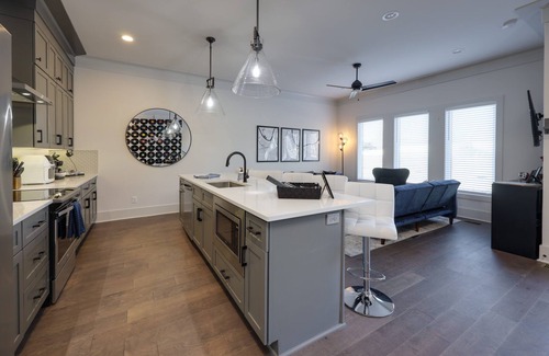 Eastwood Casa | Spacious Nashville Home With Movie Theater & Games! 8 mins to Broadway!