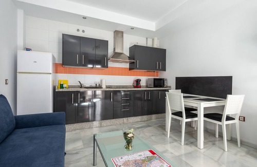 Macarena Apartamento | Spacious new apartment near Macarena church