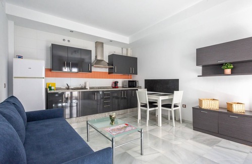 Macarena Apartamento | Spacious new apartment near Macarena church