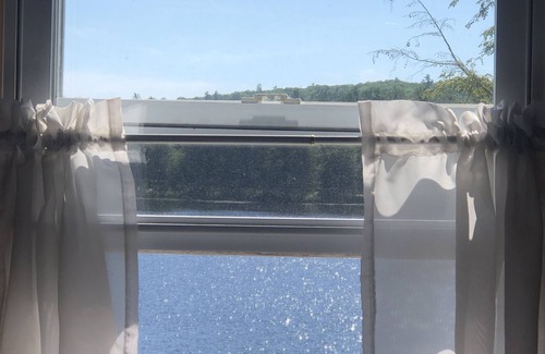 Alton Bay Casa | Spacious New Hampshire mountain waterfront get away house. Boats & private docks