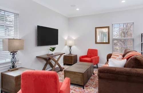 South 7th Ward Casa | Spacious NEW HOME- Perfect for short term travel