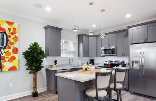 South 7th Ward Casa | Spacious NEW HOME- Perfect for short term travel