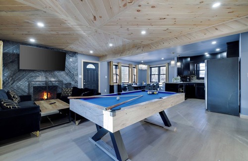 Tobyhanna Casa | Spacious Newly Renovated in 2025! 7BD/4BA Home in the Heart of Poconos sleeps 29