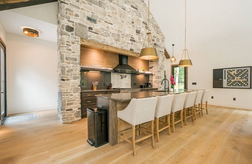 Oakland Casa | Spacious newly renovated home w/private hot tub, patio & firepit