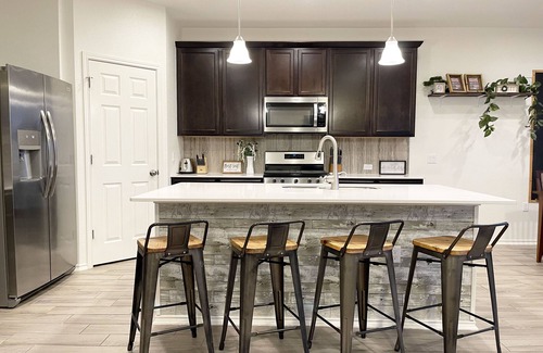 Wells Branch Casa | Spacious North Austin Retreat ✦ Family Pet Friendly ✦ Near Domain, Q2 & Downtown