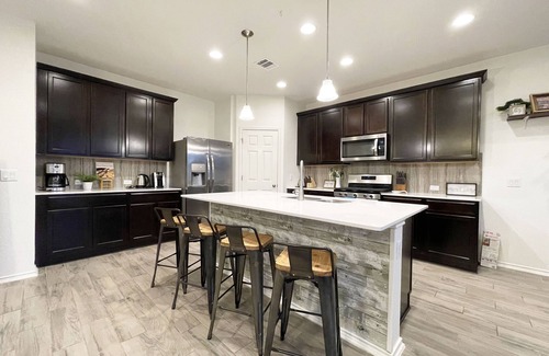 Wells Branch Casa | Spacious North Austin Retreat ✦ Family Pet Friendly ✦ Near Domain, Q2 & Downtown