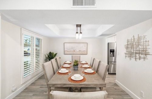 Raskin Estates Casa | 6BR Spacious Oasis- Summer Specials!