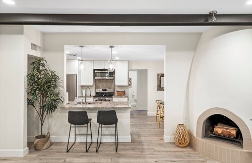 Raskin Estates Casa | 6BR Spacious Oasis- Summer Specials!