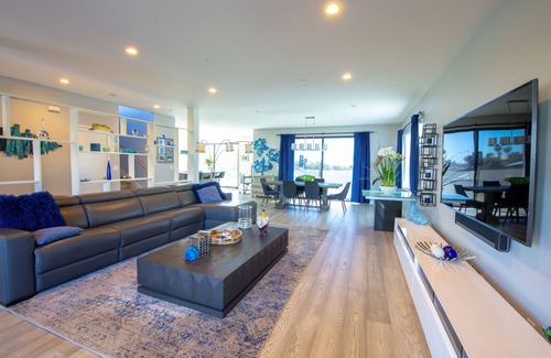 La Jolla Mesa Casa | Spacious ocean view home with a basketball hoop, firepit, & grill - dogs ok