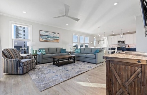 Carolina Beach Casa | Spacious oceanfront 7-bedroom house, almost new, made up of two full units