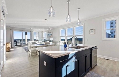 Carolina Beach Casa | Spacious oceanfront 7-bedroom house, almost new, made up of two full units