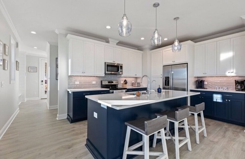 Carolina Beach Casa | Spacious oceanfront 7-bedroom house, almost new, made up of two full units