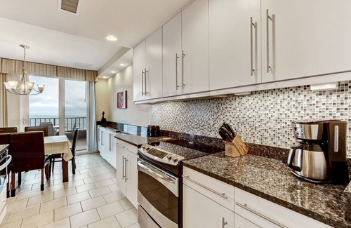 Fernandina Beach Condominio | Spacious Oceanfront Penthouse Villa by RedAwning