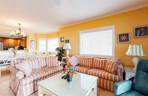Midtown Ocean City Condominio | Spacious Oceanfront Condo with 2 Balconies, WiFi, Central AC & Shared Pool