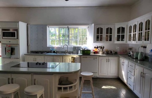 Ocho Rios Casa | Spacious Ocho Rios Home with En-suite Family Rooms