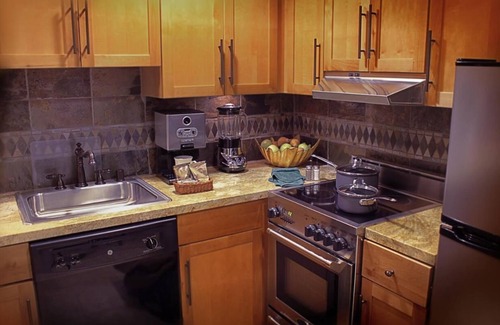 South Lake Tahoe Complejo | Spacious one Bed Room /South Lake Tahoe / on lake / 5 min to Heavenly /Pool